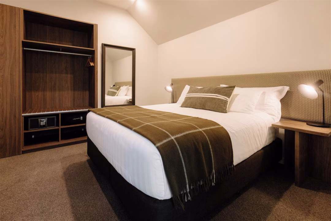 Edgewater Hotel Wanaka Accom Room View