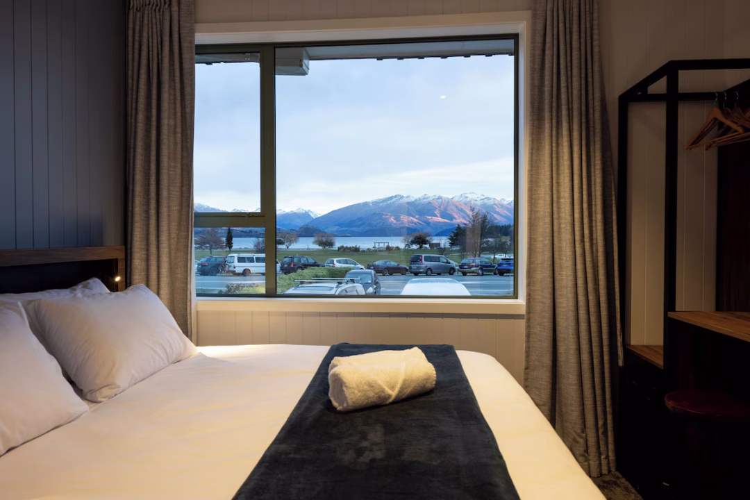 Haka House Wanaka Accom Room With View