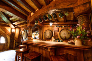 Hobbiton And Waitomo Day Tour Inside Movie Set