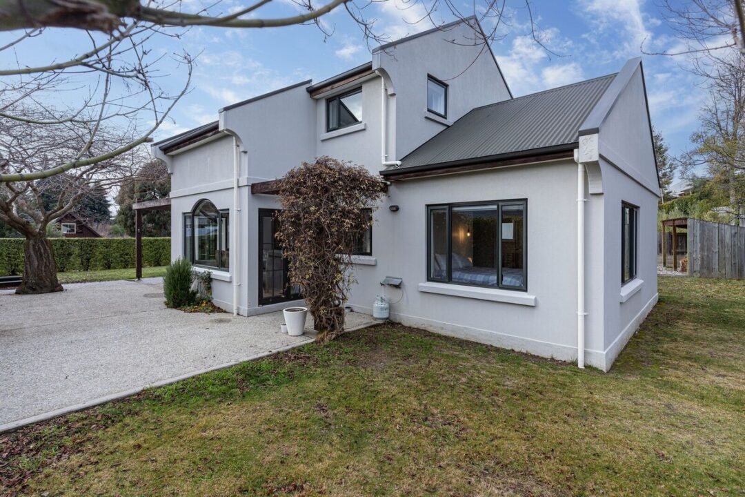Kokomea House Wanaka Accom Exterior View