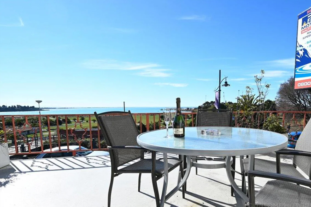 Panorama Motor Lodge Patio View