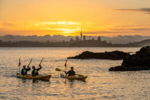 Sunset Night Kayak To Rangitoto Island Kayakers In Sea At Susnet Aukland 1080×720