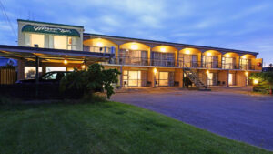 Midway Motel Exterior