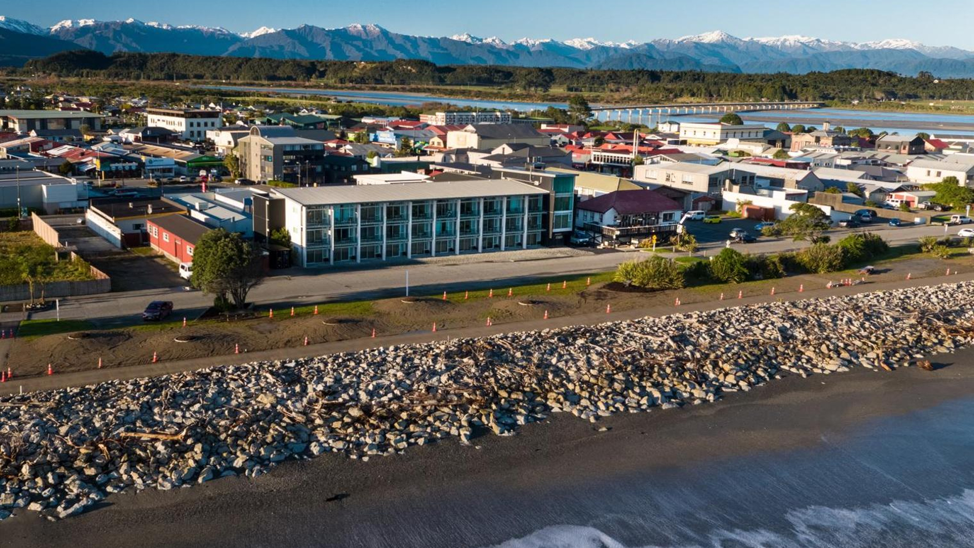 Beachfront Hotel Hokitika Arial View