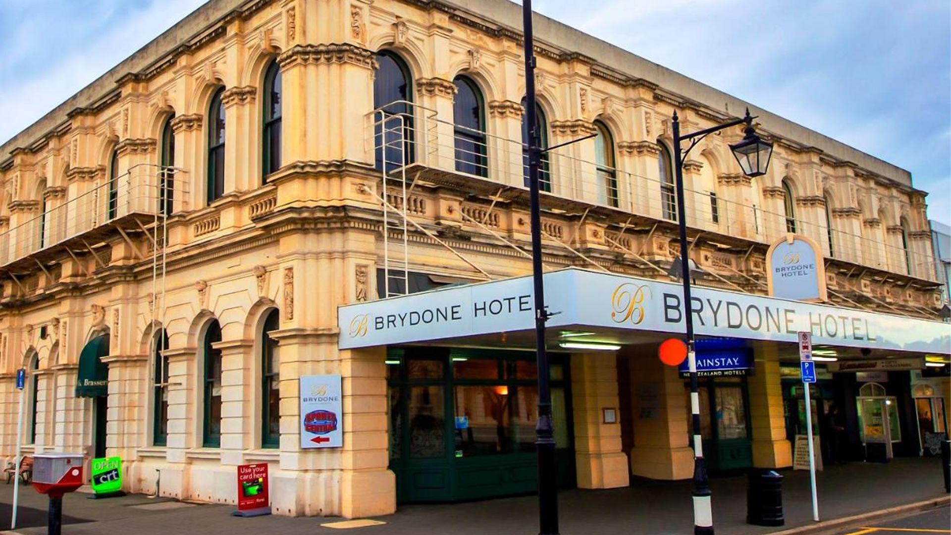 Brydone Hotel Oamaru Exterior