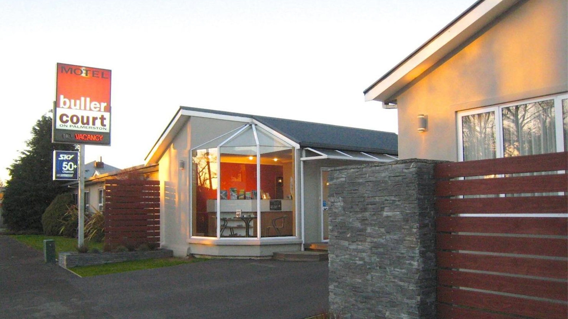 Buller Court On Palmerston Exterior