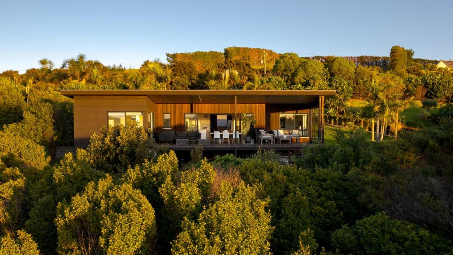 Cable Bay Views Exterior