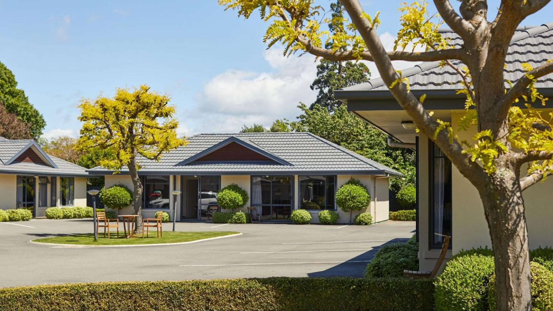 Centre Court Motel Exterior