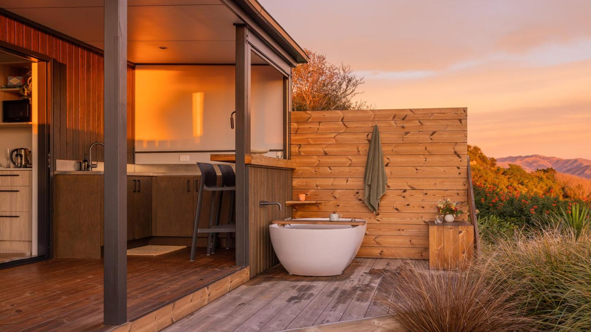Clifftop Cabins Outdoor Tub With View