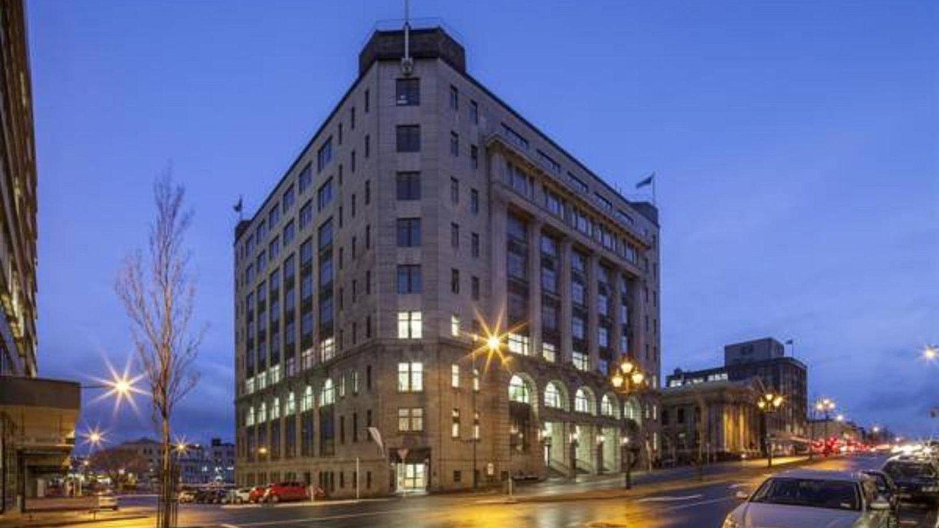 Distinction Dunedin Hotel Exterior