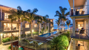 Edgewater Palms Apartments Exterior With Pool