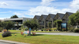 Fiordland Lakeview Motel And Apartments Exterior