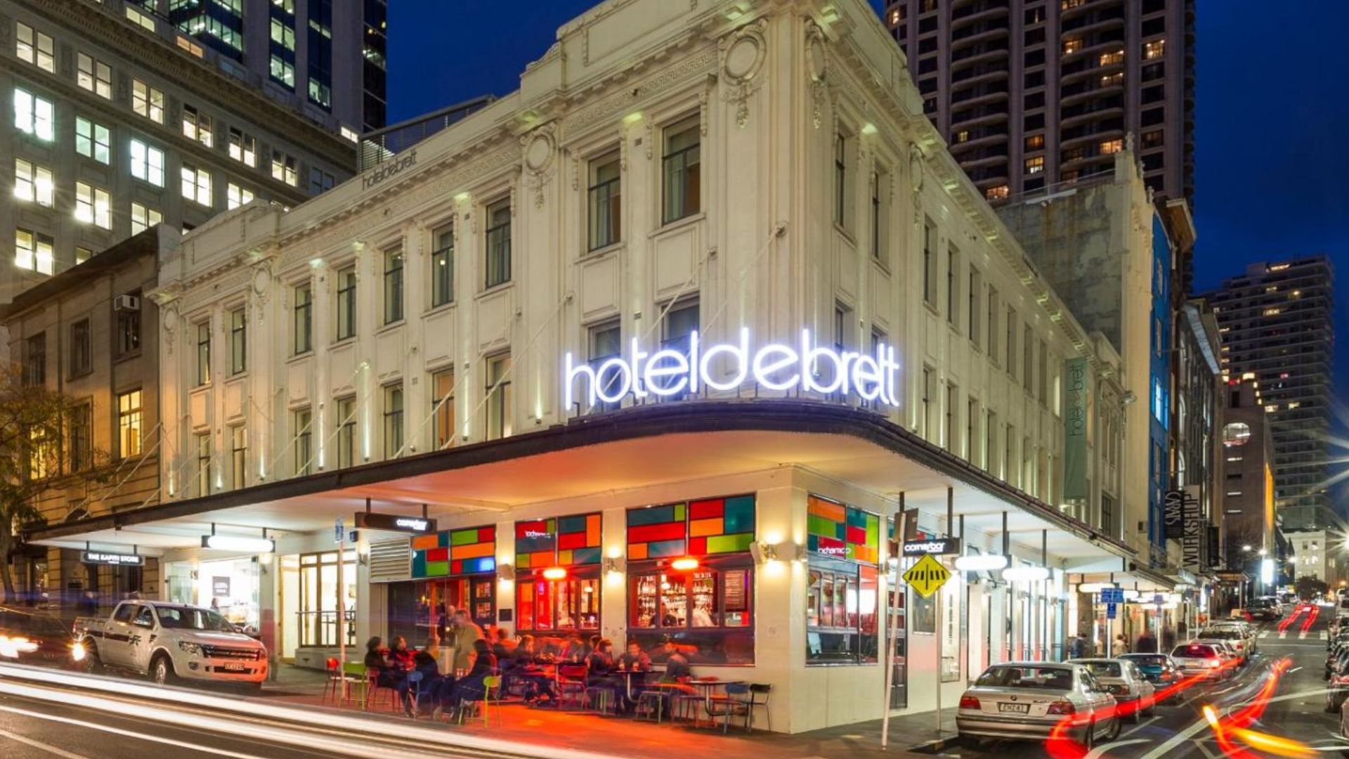 Hotel Debrett Front View