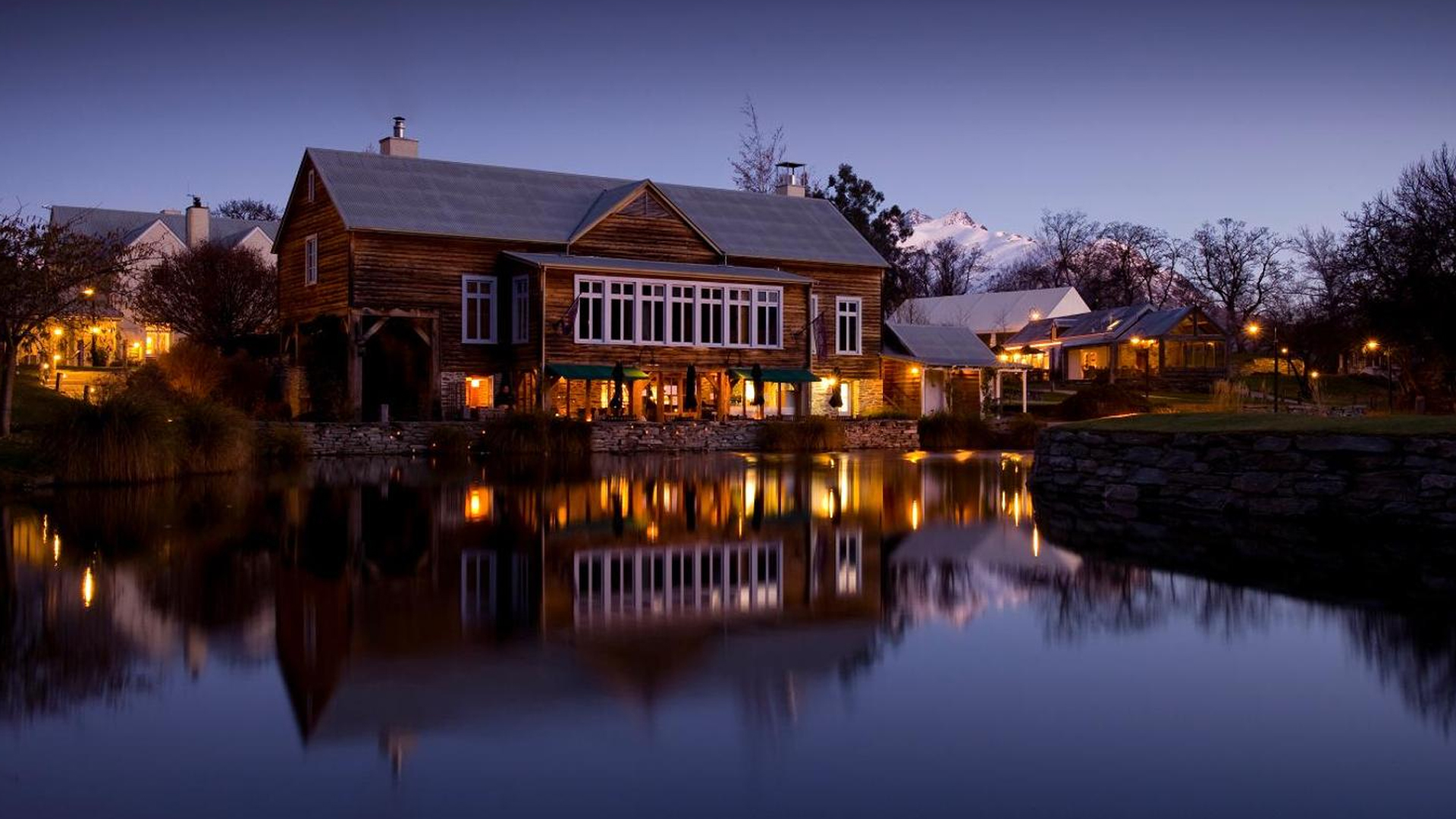 Millbrook Resort Exterior Reflection In Lake