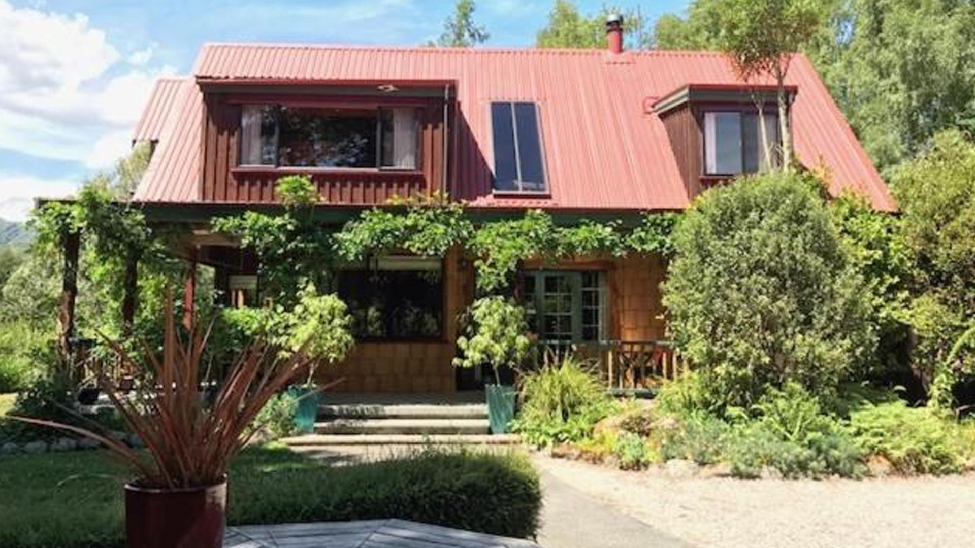 Murchison Lodge Exterior