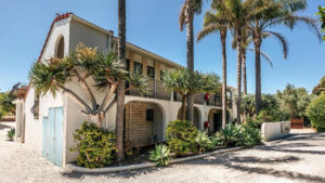 Onetangi Beach Apartments Exterior