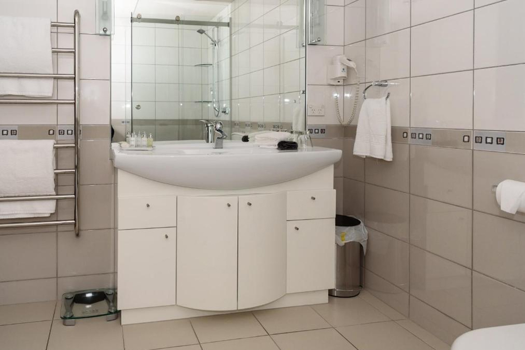 Top Of Town Bed Breakfast Bathroom